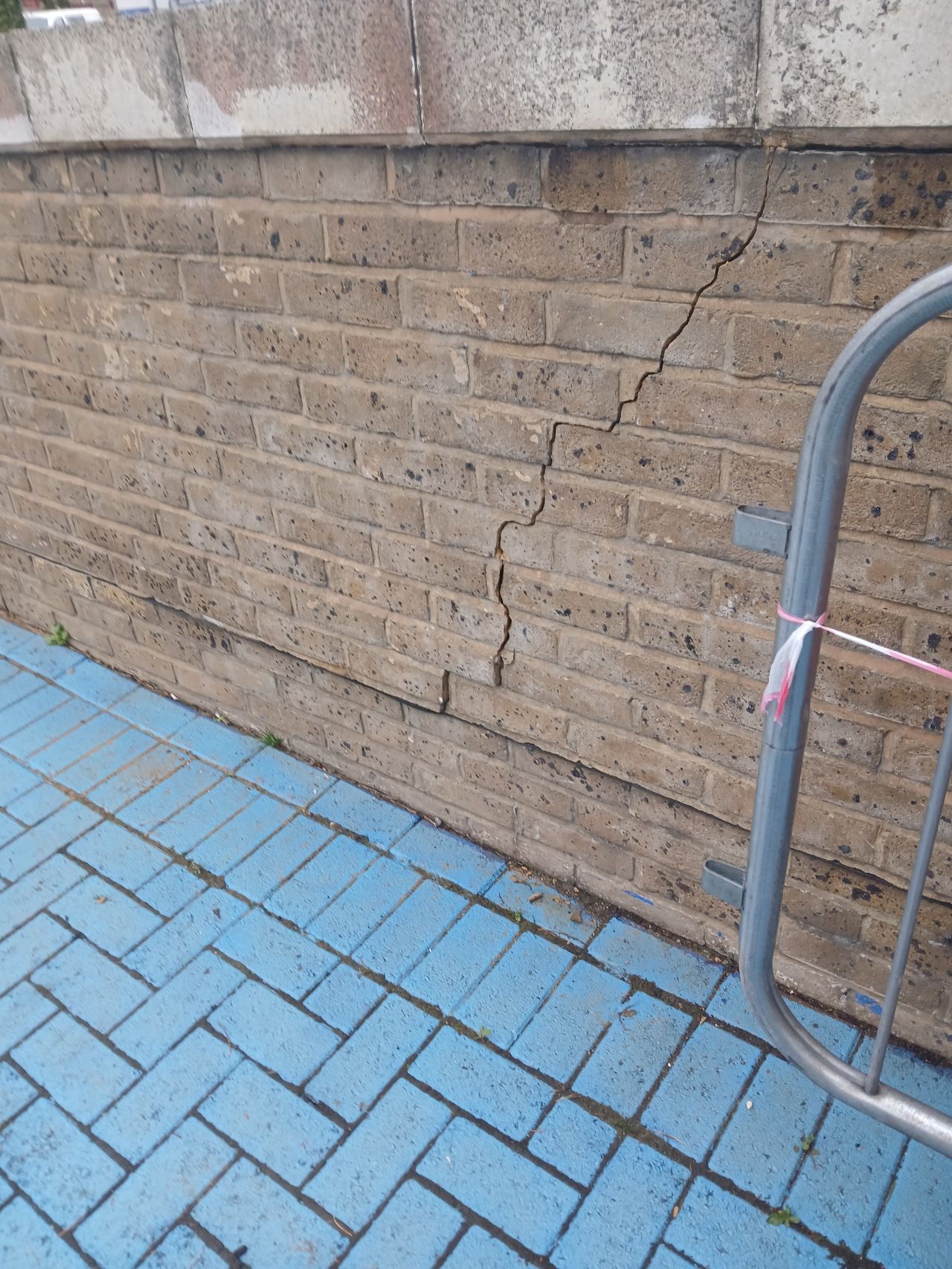 SPA is a commercial property maintenance company covering London, Greater London, the South East of England (including Cambridge, Watford, Reading, Guilford and Maidstone), South Yorkshire (Sheffield) and the Midlands (including Northampton, Milton Keynes, Luton, Oxford, Birmingham, Leicester, Derby, Nottingham, Peterborough, Coventry)