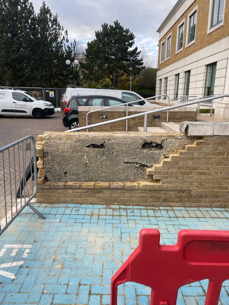 SPA is a commercial property maintenance company covering London, Greater London, the South East of England (including Cambridge, Watford, Reading, Guilford and Maidstone), South Yorkshire (Sheffield) and the Midlands (including Northampton, Milton Keynes, Luton, Oxford, Birmingham, Leicester, Derby, Nottingham, Peterborough, Coventry)